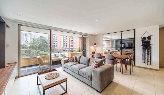 |EP| Remodeled Apt w/Fast Internet,Balcony,Office