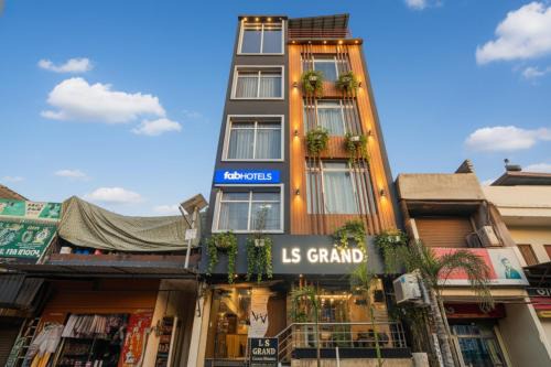 FabHotel LS Grand - Nr Banaras Railway Station