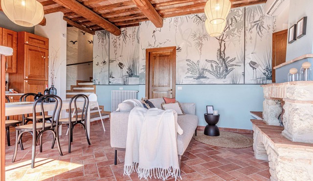 Family Breeze-Palazzo Monaci, views and pool in the Tuscan hills