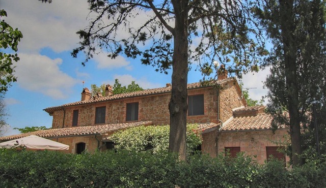 Farmhouse in Proceno with Pool