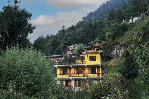 Firefly Hostel in Manāli