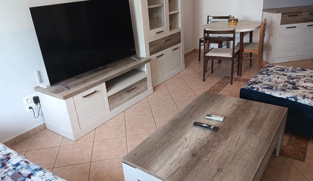 Fully air-conditioned apartment, pool, fiber-optic internet, beach 10 minutes away on foot