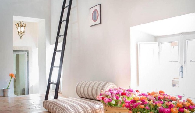 Ghetto Luxury Design Apartment