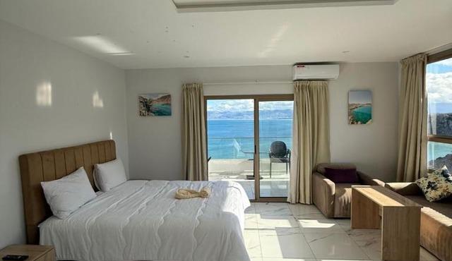 Golden Bay Hotel