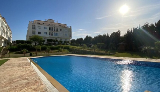 Golden Coast Flat - Pool - Near Beach - Privacy