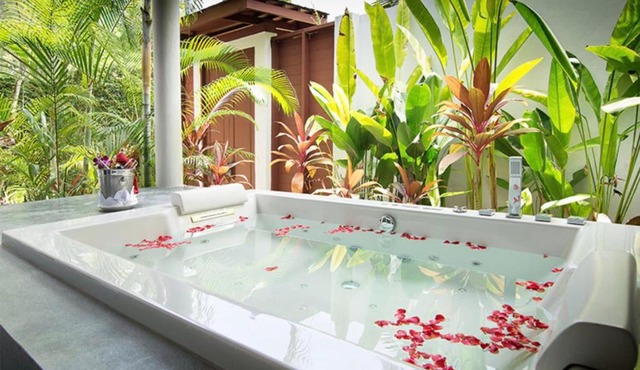 Golf view Villa with Jacuzzi- By AppartAli