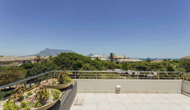 Golfer and windsurfer paradise on secure golf estate. One of the safest suburbs.