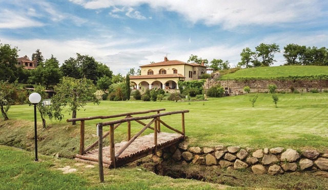 Gorgeous home in Castel del Piano (GR) with WiFi
