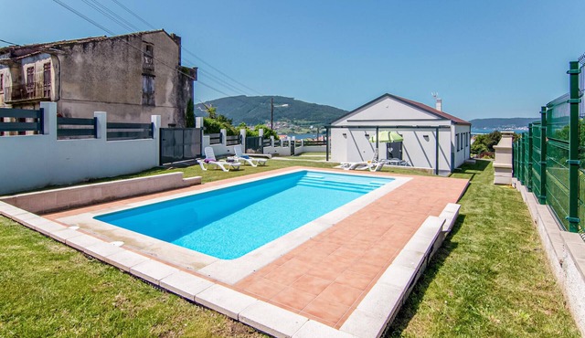 Gorgeous home in Noia