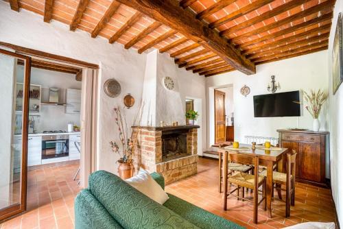 GuestHost - Le Spighe - Charming Apt with Communal Pool and Air Conditioning