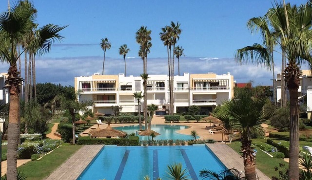 Holiday apartment w/pool 5min walk to the beach