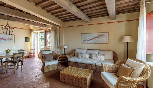 Holiday flat with direct access to the pool
