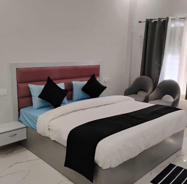 Hotel Aastha Inn