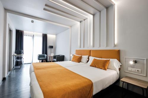 Hotel Lux Santiago