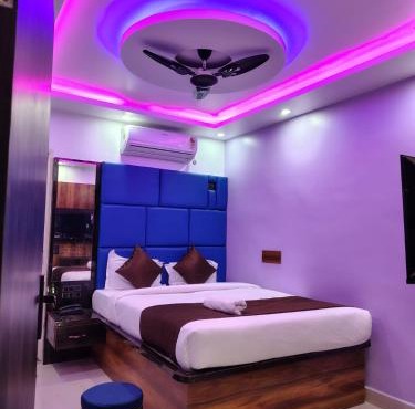 Hotel Midnight