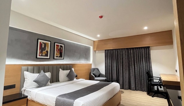Hotel Tulips Grand