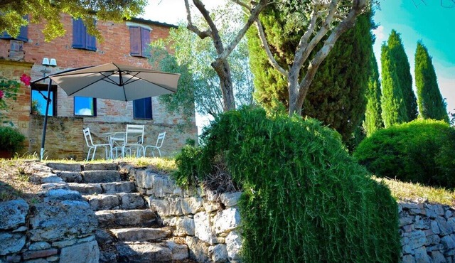 "Il Leccio" Apartment in an authentic Tuscan farmhouse with pool