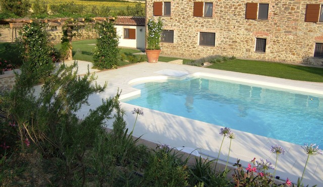 Beautiful Tuscan Country Villa - Pool - Pizza Oven - Gourmet Kitchen