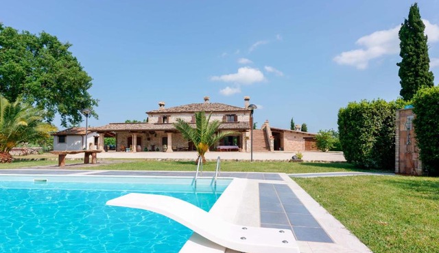 Italian Dream Villa - Pool, Spa & Wine