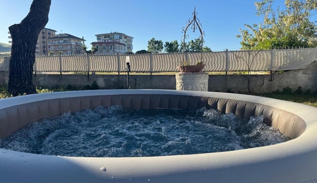 JACUZZl 13 posti letto Wifi AC Parking Beach