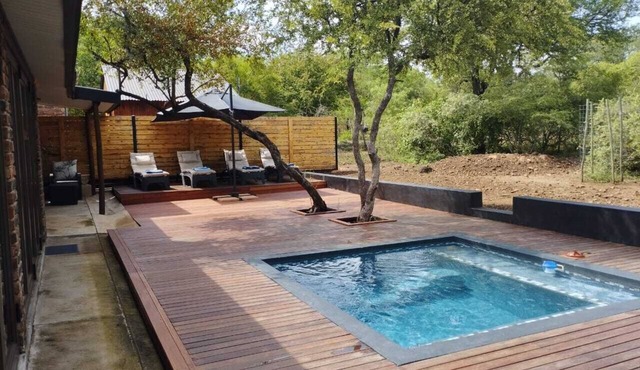 Kruger Border Bush Retreat: Private Pool, Outdoor Bath & Roaming Wildlife