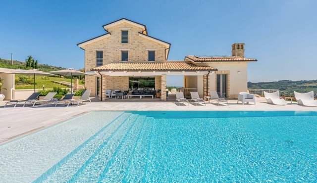 La Badessa - Seven Bedroom Villa, Sleeps 14