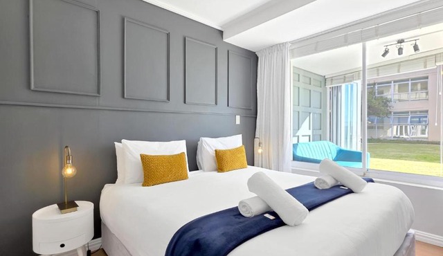 Lagoon Beach 2BR Pool, Parking, Spa Nearby