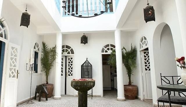 Light filled riad, 5 bedrooms, sleeps 10