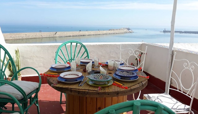 Local House sea view-Portuguese City