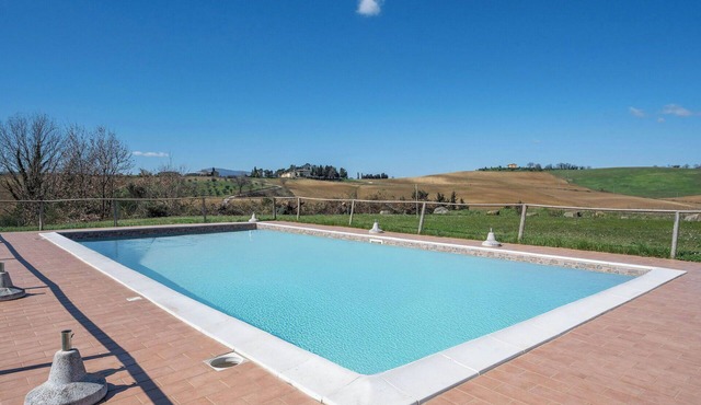 Lovely apartment in villa for 7 guests with pool, WIFI, TV, patio and pets allowed