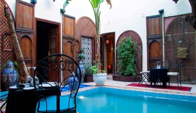 LOVELY RIAD * 11 ROOMS AND SUITES IN TOP LOCATION * 5 MINUTES HAND SQUARE