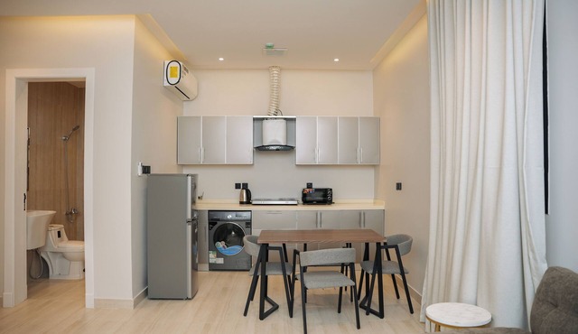 LP45.1 - Stylish 2BR Apartment in Al Arid