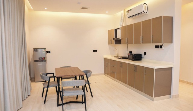 LP45.9 - Posh 2BR Apartment in Al Arid