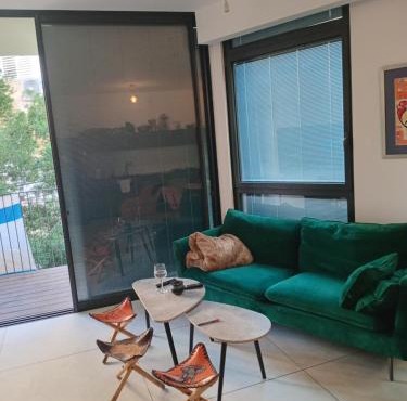 luxurious apartment by Dizengoff square
