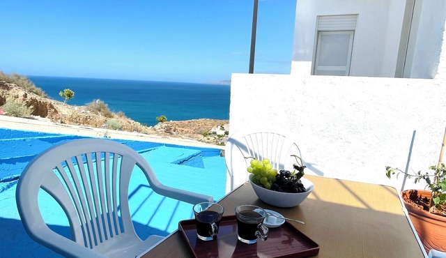 Luxurious condo + 2 romantic patio/terrace