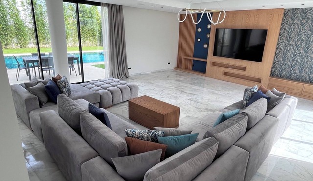 Luxurious, spacious villa in a secure residence, 5 minutes from the beach