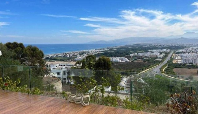 Luxurious VILLA APPART with private garden and panoramic view