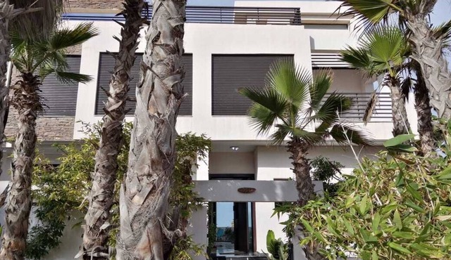 Luxurious Villa With Beautiful Panoramic Oasis Ocean View!
