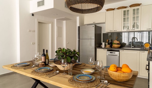 Luxury 3 rooms Apt Balcony Parking | HaKerem A53