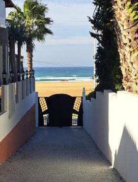 Luxury 3BR Villa with beach access