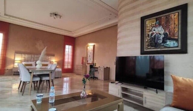 Luxury 6 BHK Palace with Pool