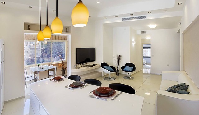 LUXURY IN GERMAN COLONY. 3 BEDROOM