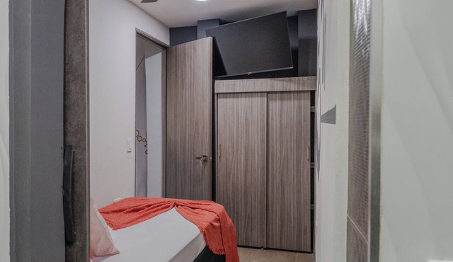 Luxury Suite - Rooftop, Jacuzzi & Balcony in Medellín
