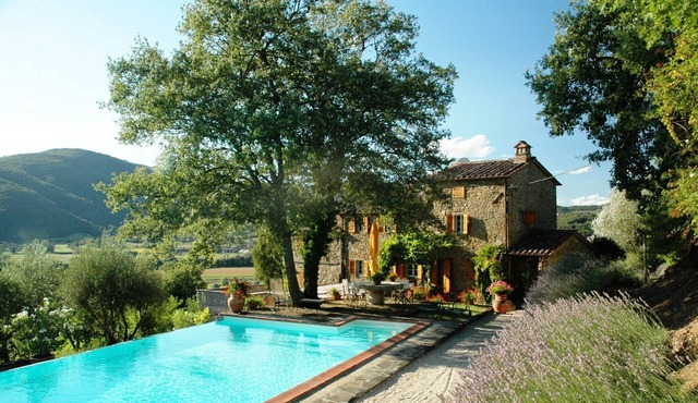 Luxury Villa with Private Pool and views across the Niccone Valley