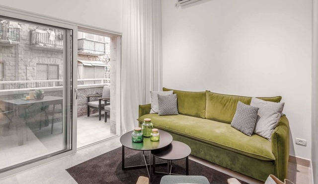 Machane Yehuda 1 - One Bedroom Apartment, Sleeps 4