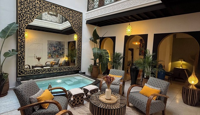 Magnificent Riad Julilu Privatise in the heart of the Medina (11P)