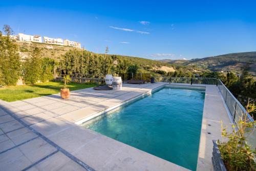 Magnifique villa avec vue sur mer + montagne