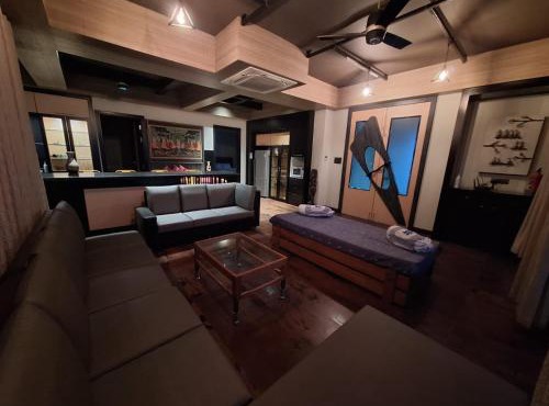 MAHARANI VILLA BENARAS - Garden View Apartment 2BHK Furnished Flat near Kashi Vishwanath Temple 2 KM