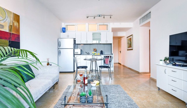 MAMAD - Deluxe 2BD Jaffa Dreams W Pool & Parking