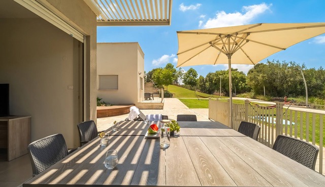 Mamad Keshet Eilon Serene Garden Villa